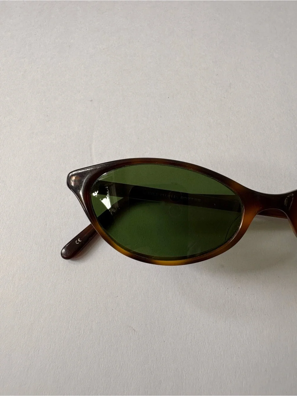 VNTG 90s Oliver Peoples Micro Oval Tortoiseshell Green Lense Sunglasses baddie